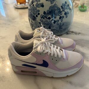 Nike Women's Air Max 90 - like new condition